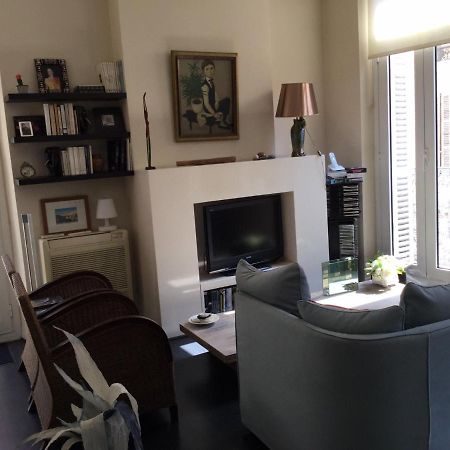 Chambre 1 Personne Avec Terrasse Centre Ville Marseille 3 Nuits Min , Femme Uniquement Eksteriør billede