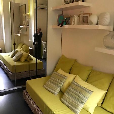 Chambre 1 Personne Avec Terrasse Centre Ville Marseille 3 Nuits Min , Femme Uniquement Eksteriør billede