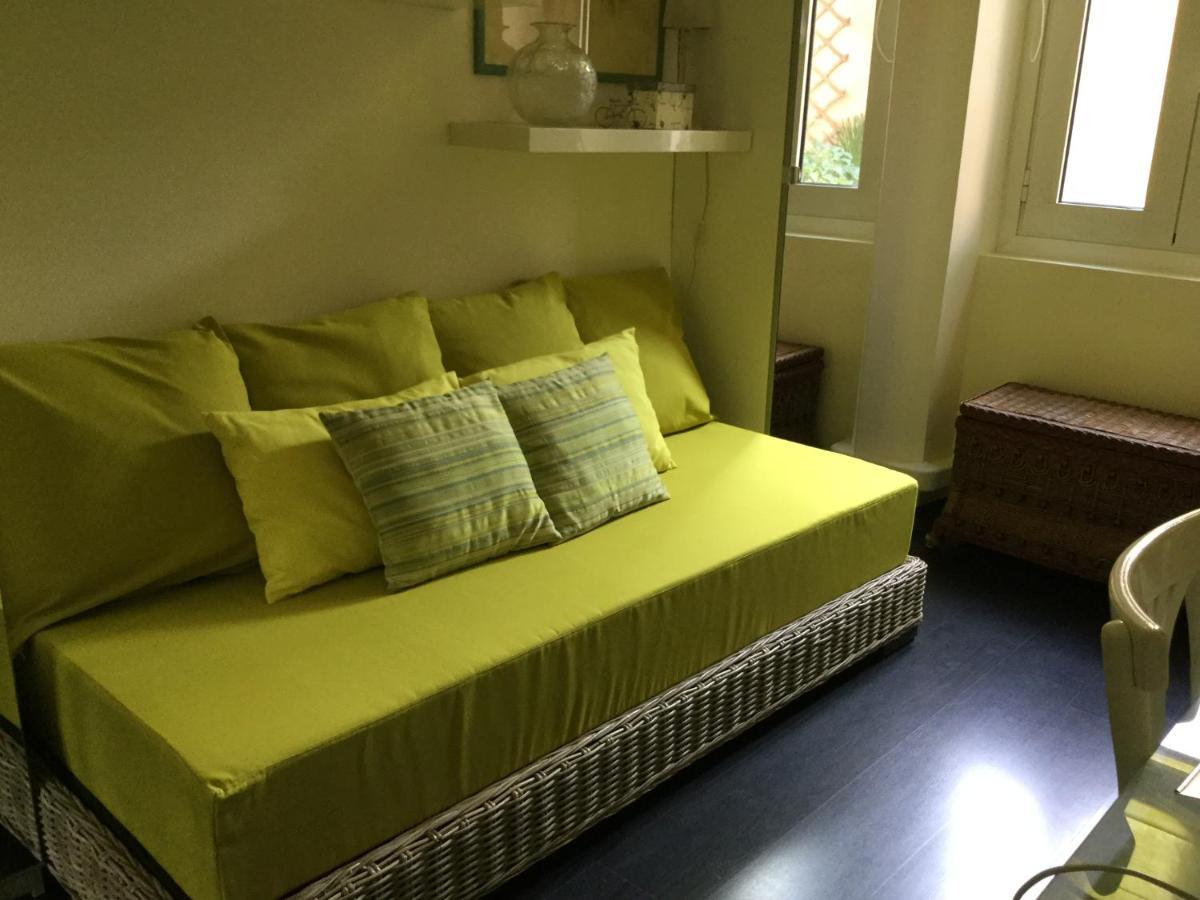Chambre 1 Personne Avec Terrasse Centre Ville Marseille 3 Nuits Min , Femme Uniquement Eksteriør billede