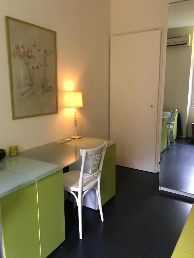 Chambre 1 Personne Avec Terrasse Centre Ville Marseille 3 Nuits Min , Femme Uniquement Eksteriør billede