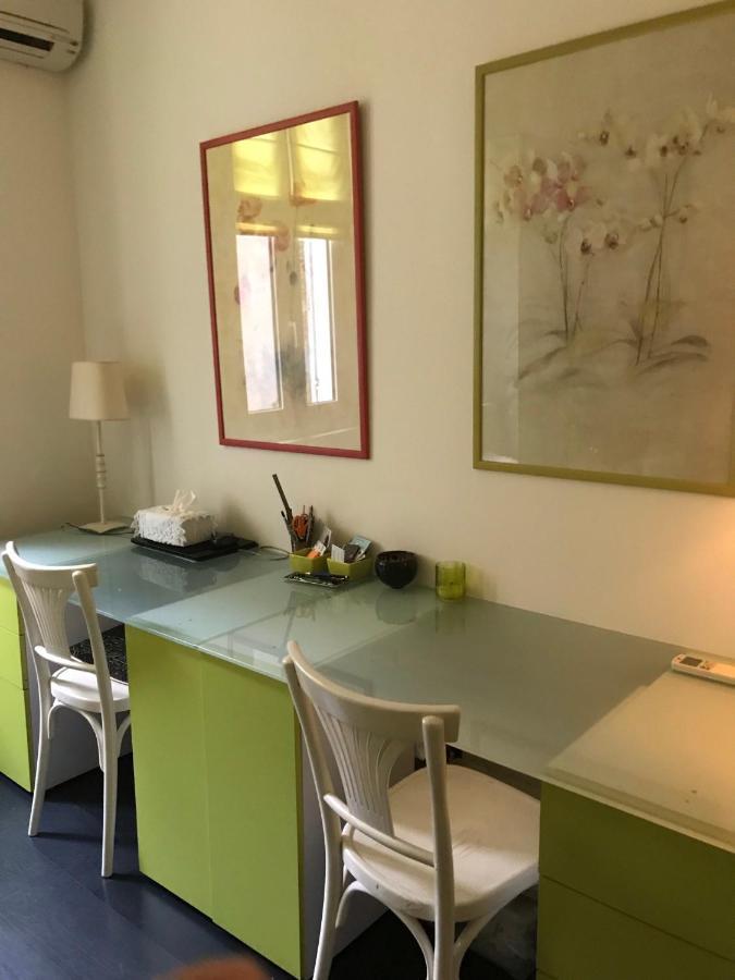 Chambre 1 Personne Avec Terrasse Centre Ville Marseille 3 Nuits Min , Femme Uniquement Eksteriør billede